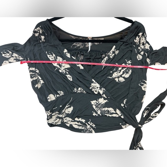 Free People Fiona Bell Sleeve Size XS Surplice Wrap Tie at Waist Top brown/tan - Picture 6 of 9